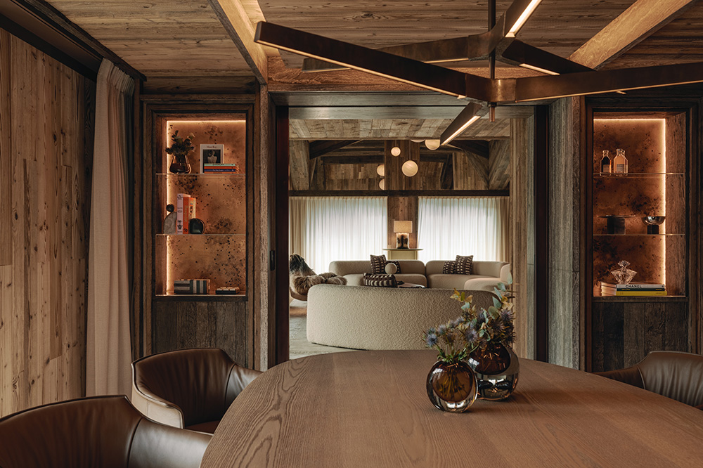 為了打造出一座與眾不同的建築，瑰麗酒店邀請享譽國際的設計大師 Tristan Auer 操刀