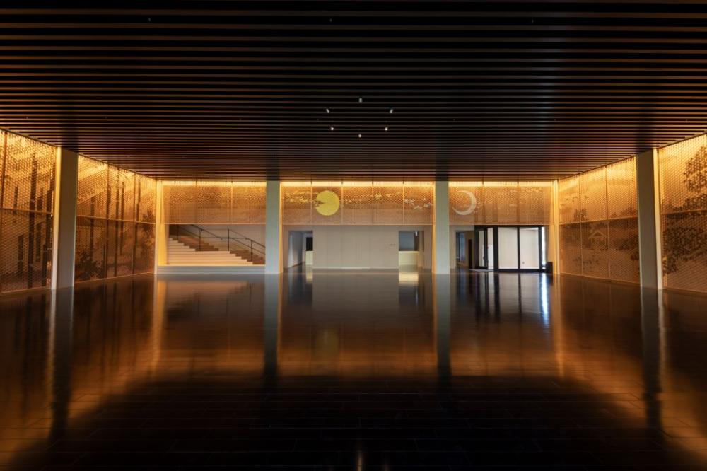 主大廳。作為「日本美學意識之縮影」，以及傳統技藝與自然景觀和諧共鳴的場域。最具代表性的