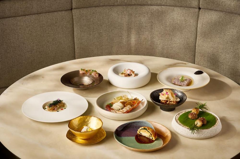 COAST「風味藝廊」套餐每套3,980元+10%，由六組泰國頂尖名廚與 COAST 聯合打造。