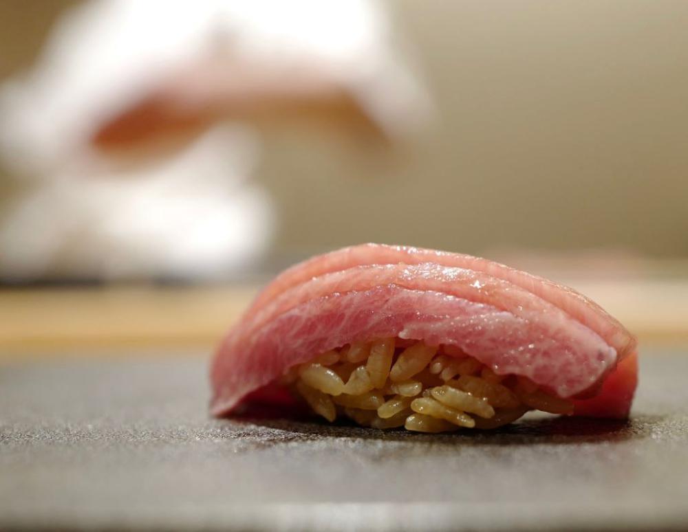 005 高雄銀昇限定餐會_Hakkoku壽司職人佐藤博之以鮪魚赤醋醋飯與純粹聚焦握壽司的江戶前鮨風格