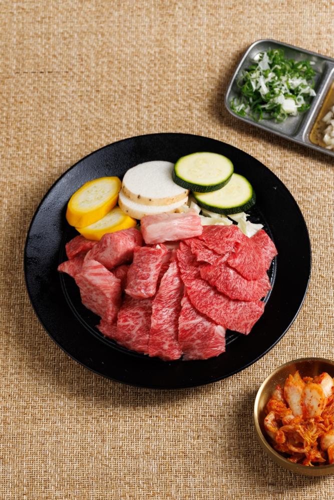 和庵燒肉株式會社「A5 和牛拼盤套餐」