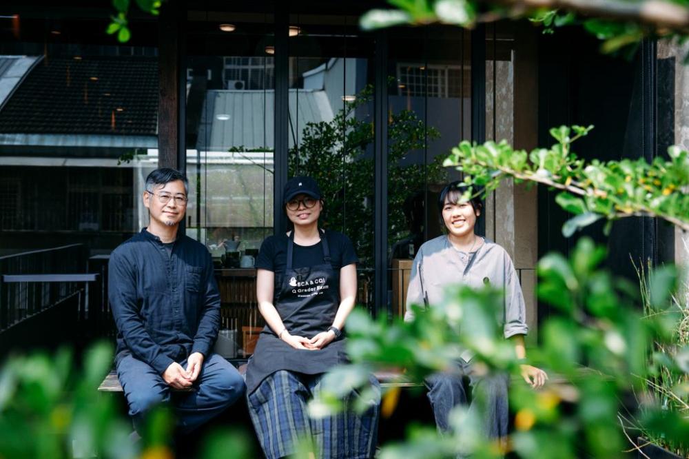 Super 攜手同為咖啡師的 Q 和建築師嘉偉展開全新計劃