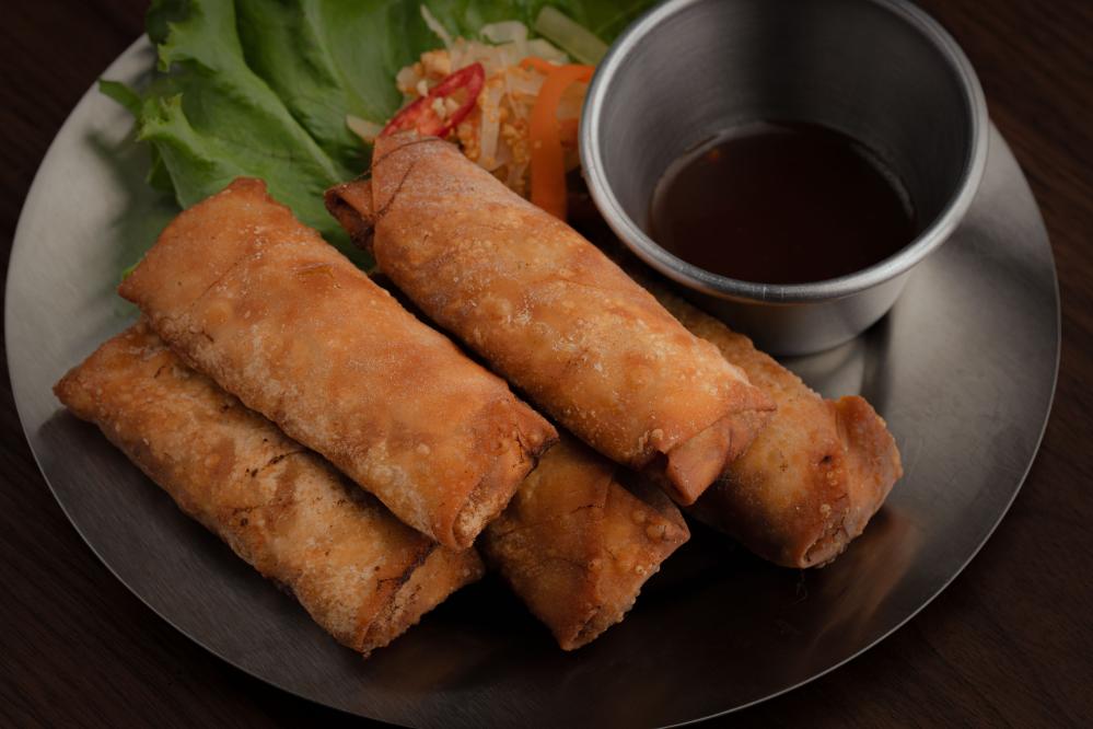 冷熱前菜：酸辣開胃，從青木瓜軟殼蟹到金酥春捲