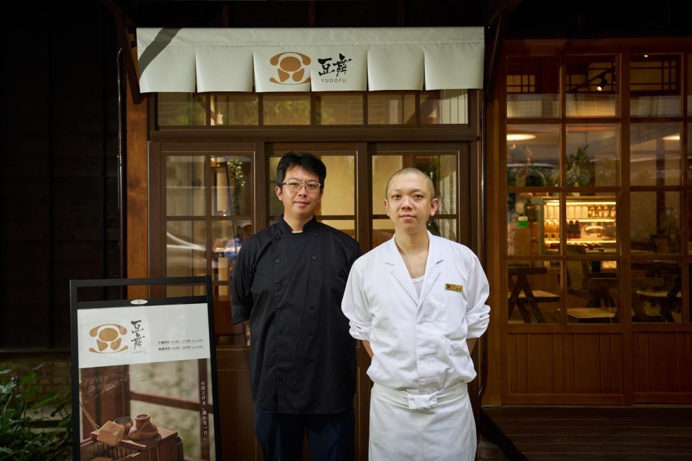 豆舞 YUDOFU 幕後的品牌長陳禹丞（Jeff），是全台唯一榮獲日本農林水產省制定的「海外日本料理