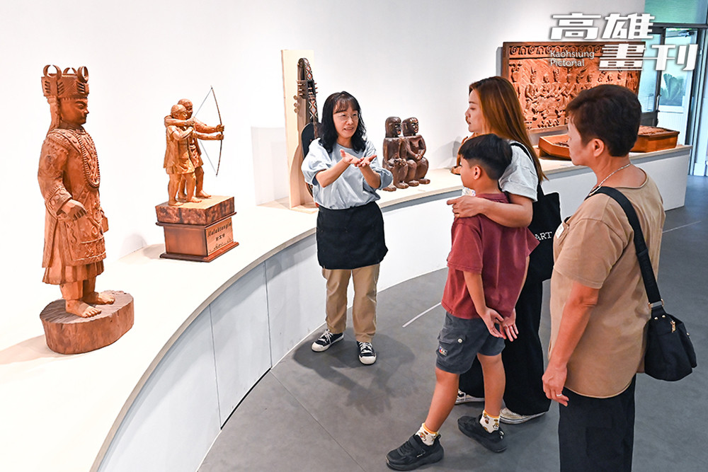 南島藝術館為原民木雕工藝師陳俊宏作品展示空間，透過其生平創作感受充滿力與美的原民藝術。（攝影/Car