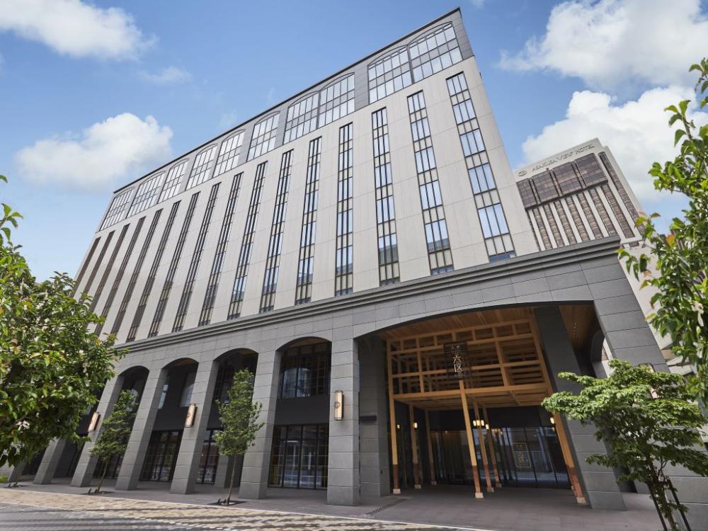 1-1. 東京「合羽橋道具街」是日本最大的廚具街，找得到各式職人廚刀跟超逼真的食品模型，是料理愛好者