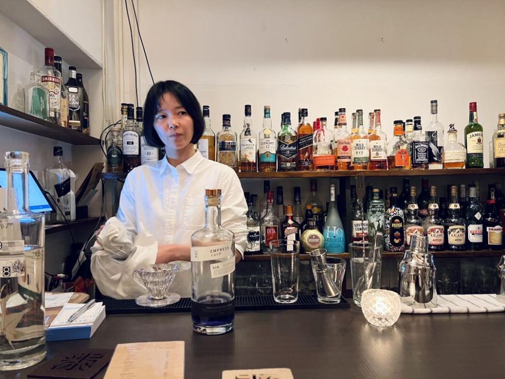 書庫バー