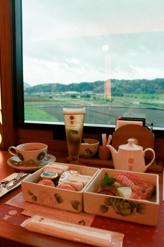 重頭戲「伊予攤菓織箱」午茶餐盒