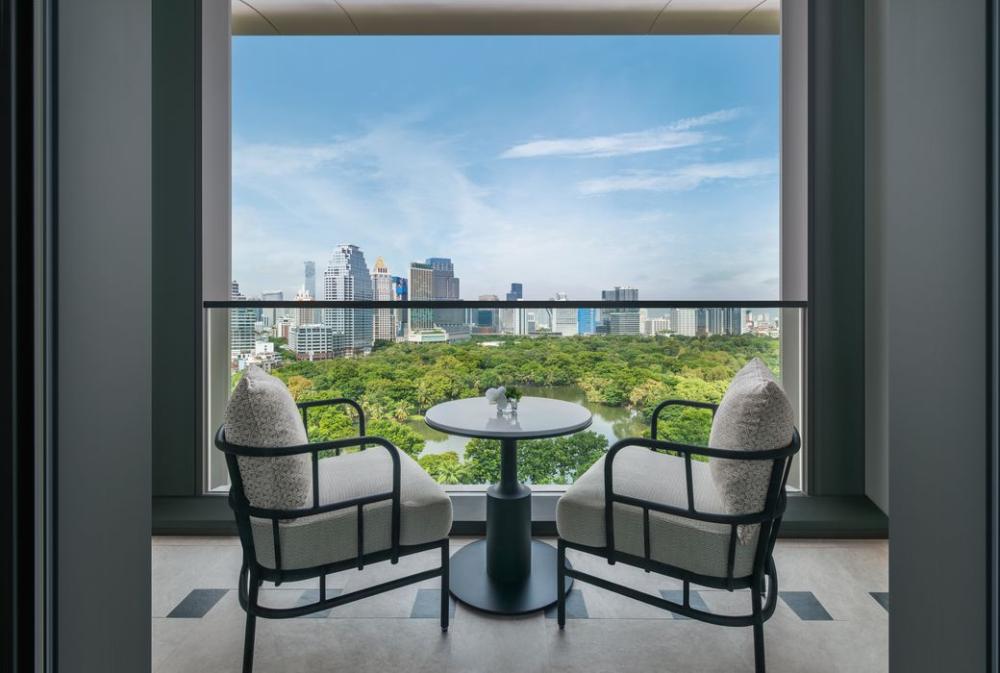 The Ritz-Carlton, Bangkok｜Deluxe King, Balcony, Lu