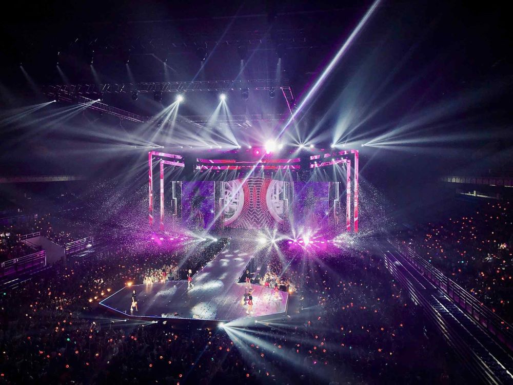 1. BTS 高雄站住宿搜尋量飆升 1000%！Booking.com 精選「亞洲巡演五大場館旅宿」