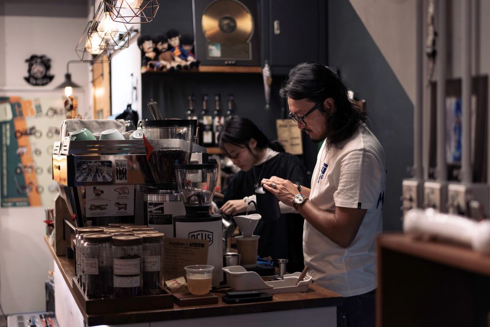 「可不可以把退休和工作的界線消除，不需要等到退休才能展現自我、去過生活，而是──每個階段、每個細節都是我」