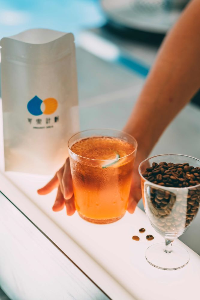 003 台南Project Cola 可樂計劃快閃胡志明市＿「越南咖啡泡泡」以越南咖啡為靈感，草本辛香讓深焙的咖啡風味變得輕盈有層次