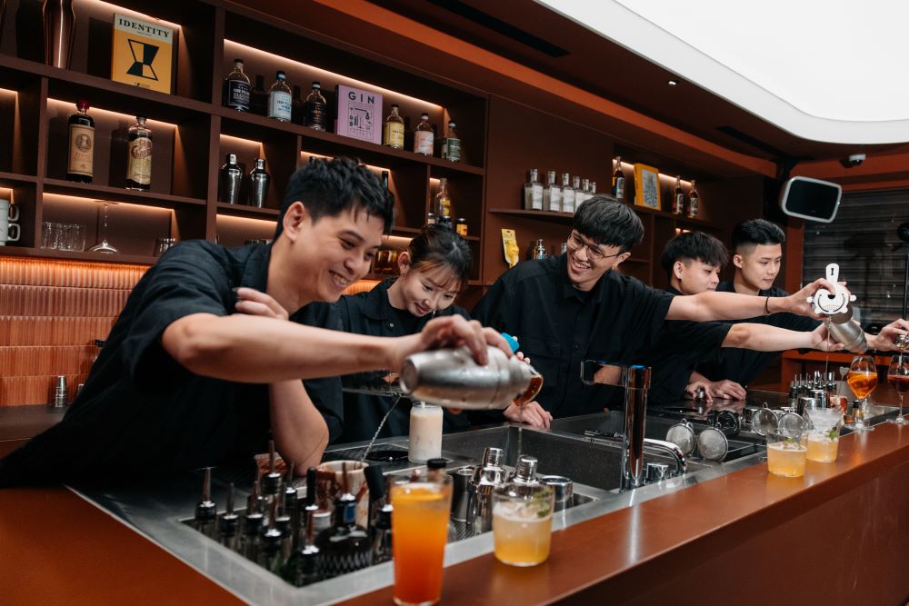 創辦人 Niks 所言：「好的酒吧做出好喝的調酒，偉大的酒吧則會留下難忘的回憶。」