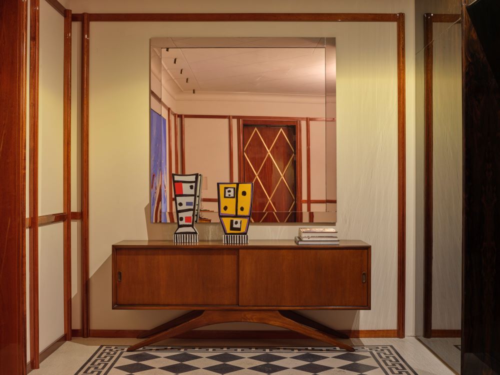 02 - CASABIANCA Suites Entrance