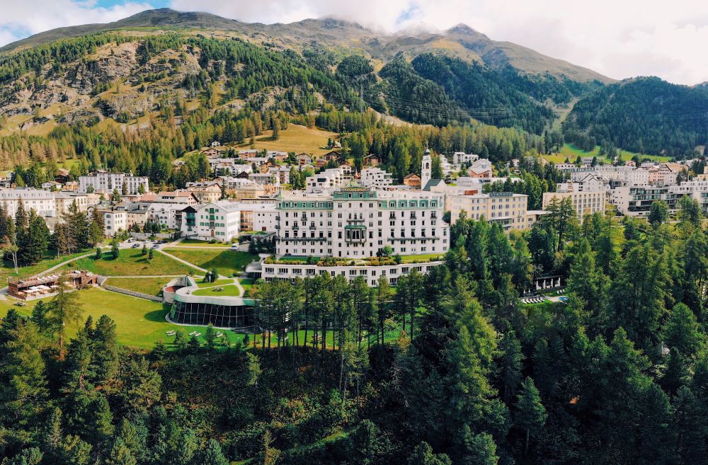 Aussenansicht Sommer ©Grand Hotel Kronenhof Pontresina