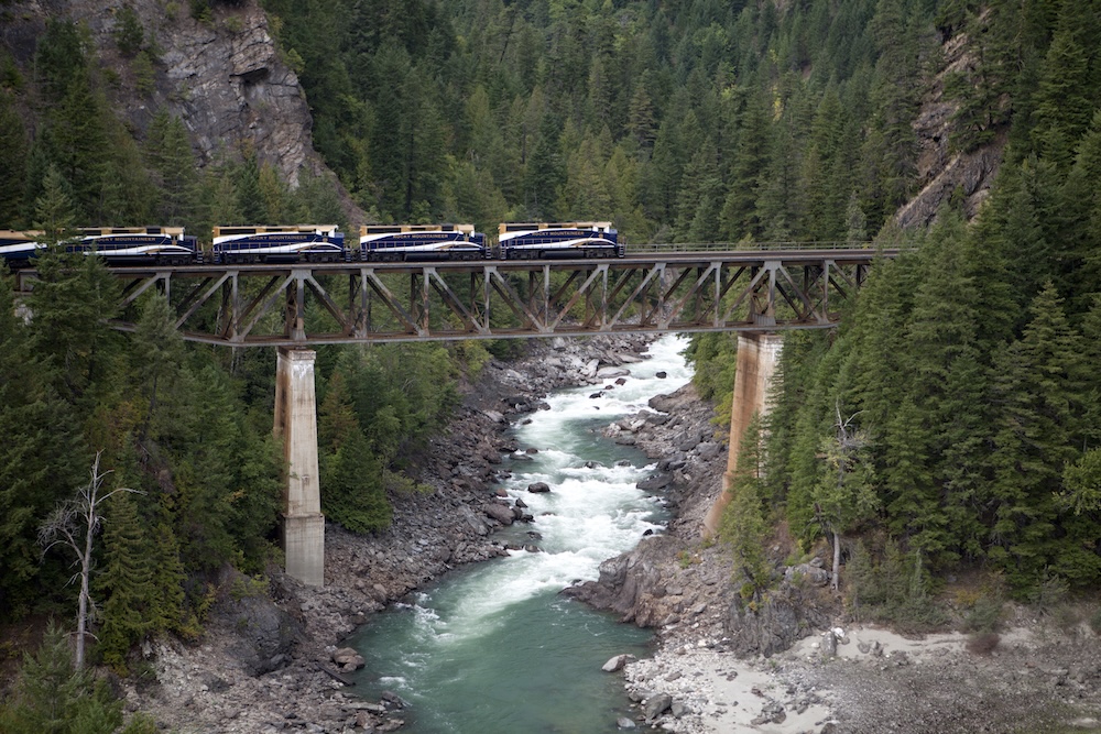 Rocky Mountaineer 的加拿大路線各自有不同看點。