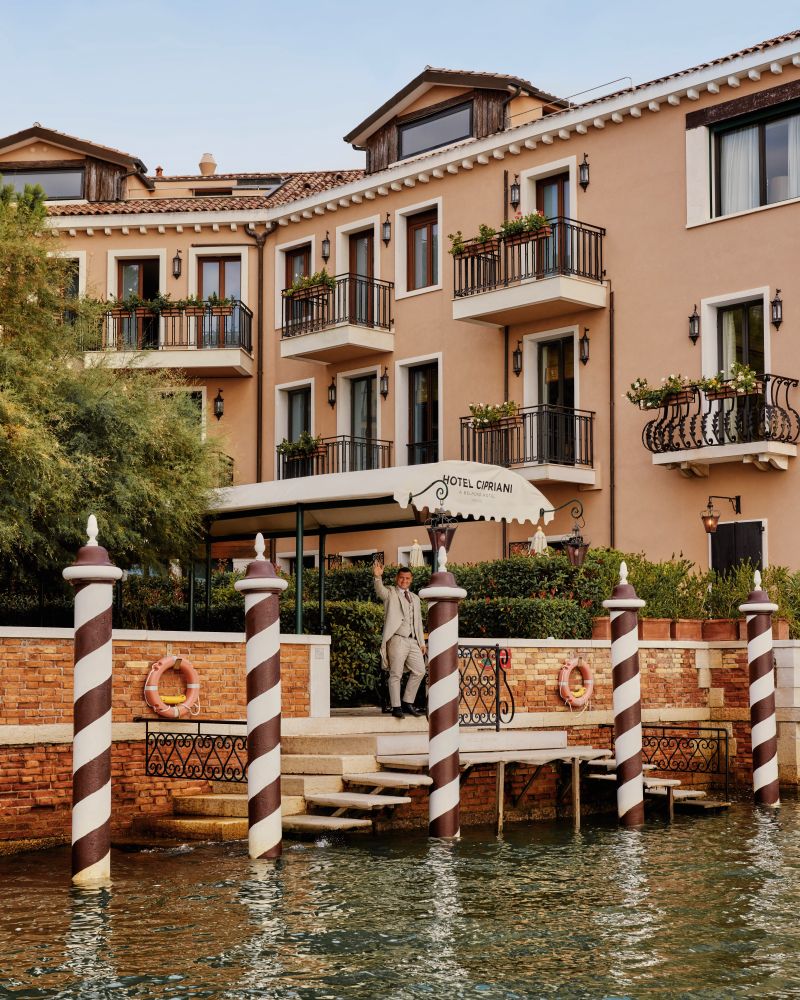 選擇經典威尼斯路線的旅客，將下榻於潟湖區最迷人的度假勝地——Hotel Cipriani, A Belmond Hotel, Venice。