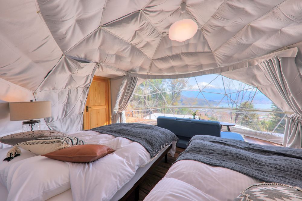 1-3. 富士河口湖町「Retreat Camp Mahoroba」（圖片由 Booking.com 提供）