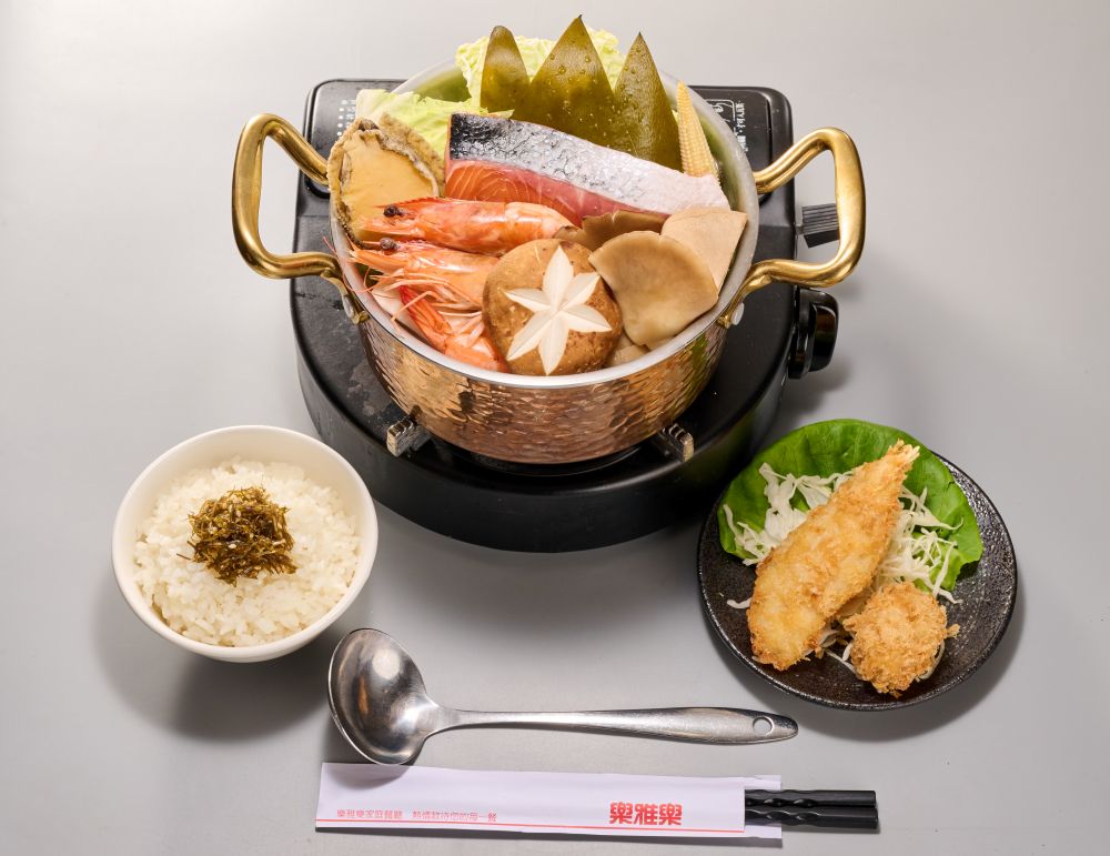 真昆布海鮮鍋套餐／NT$750，嚐鮮價NT$688