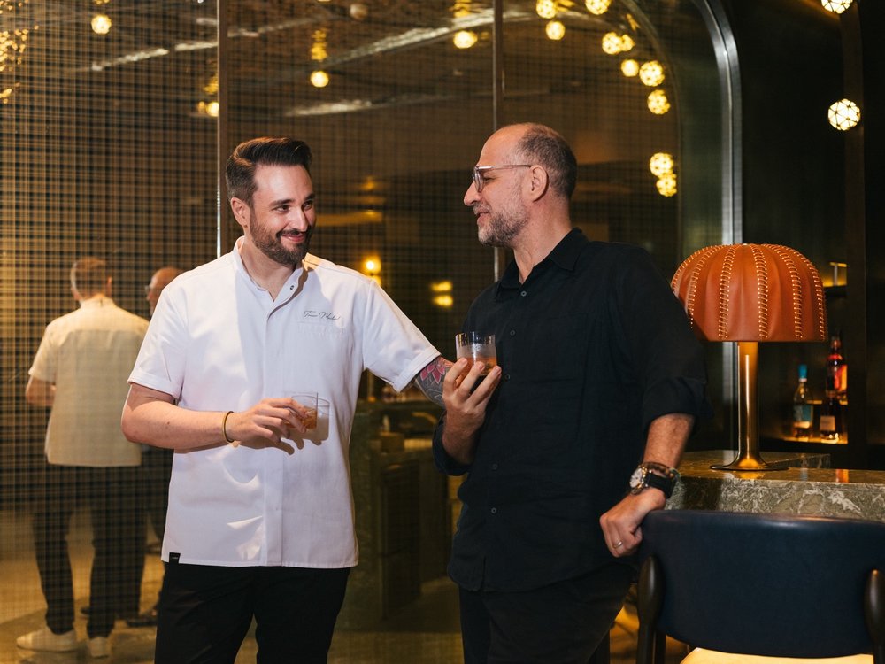 臺北洲際酒店餐飲副總經理 Karsten Roettger（右）與餐飲廚藝總監 Trevor Allan MacLeod（左）