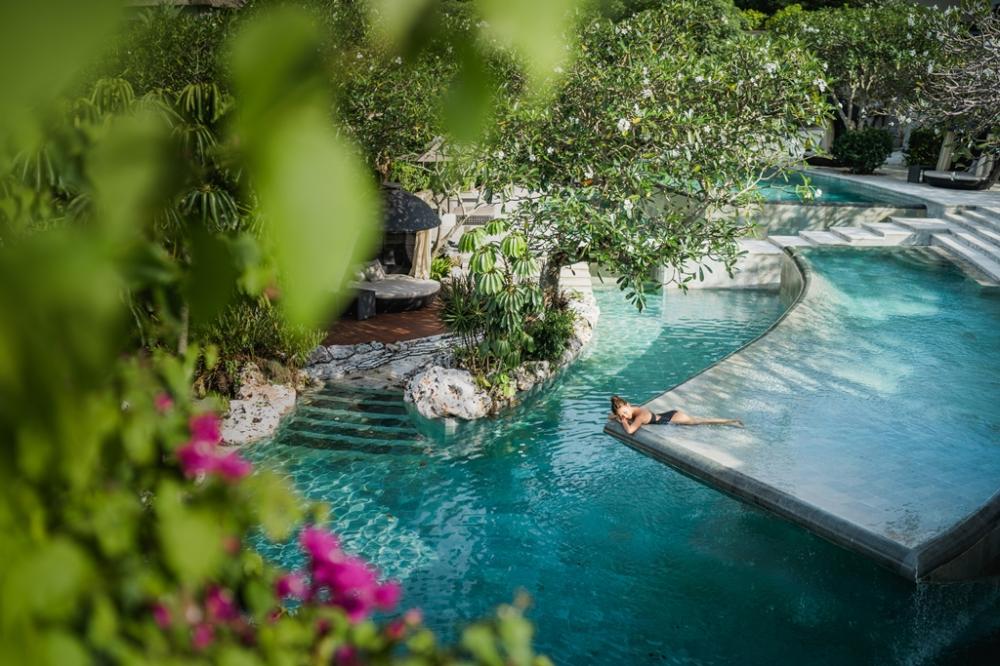 峇里島度假村推薦： AYANA Resort Bali！90公頃海岸懸崖綠洲、造訪全球最美SAKA博物館、海水浴SPA⋯